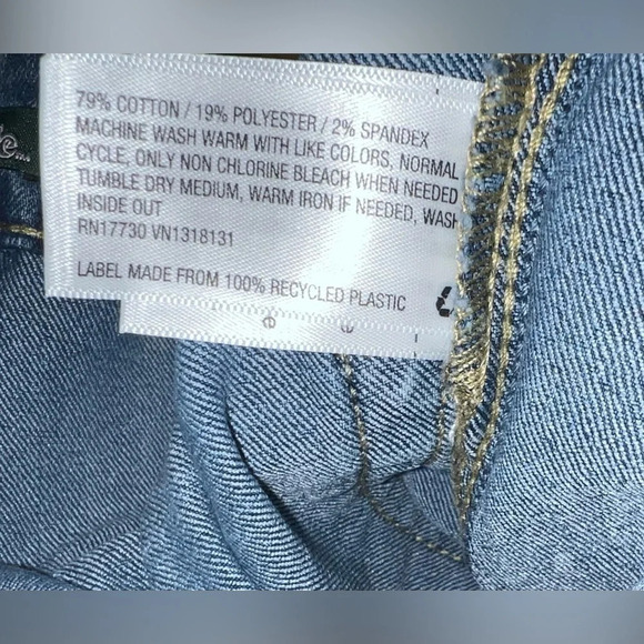 Wild fable, 12/31R,NWT,stretch highest rise medium wash,denim shorts, button,zip - Picture 3 of 6